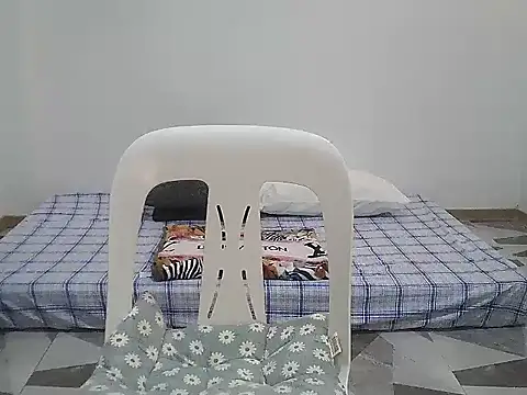 Snapshot of AngelaRose26 chatting on 03/02/26, 12:13 AngelaRose26 online show from 03/02/26, 12:13