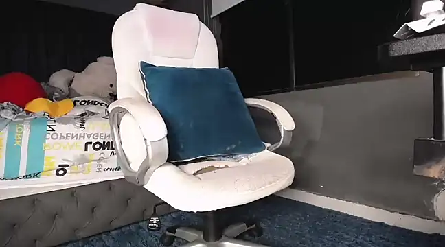 Snapshot of dirty_27cms chatting on 03/07/25, 12:37 dirty 27cms online show from 03/07/25, 12:37