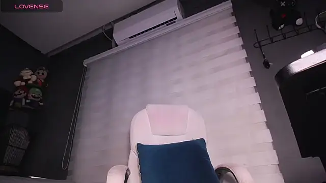 Snapshot of dirty_27cms chatting on 09/28/25, 04:40 dirty 27cms online show from 09/28/25, 04:40