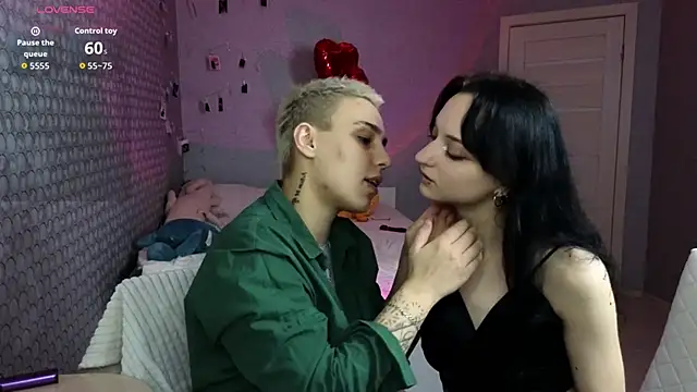 Snapshot of LuxuryLoverss chatting on 02/24/26, 11:08 LuxuryLoverss online show from 02/24/26, 11:08