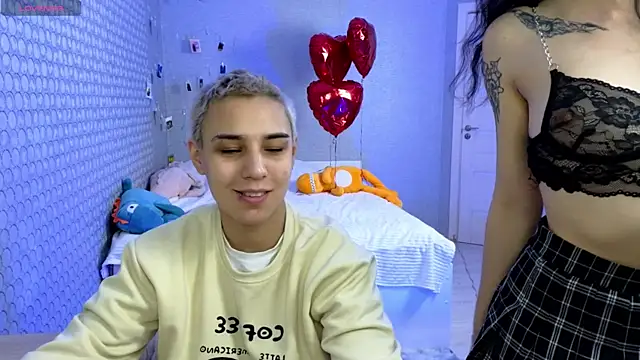 Snapshot of LuxuryLoverss chatting on 02/26/26, 06:56 LuxuryLoverss online show from 02/26/26, 06:56