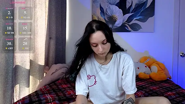 LuxuryLoverss online show from 05/17/26, 11:06