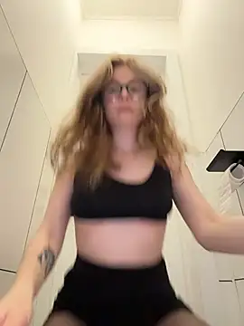 Dipamelly online show from 05/26/26, 02:51