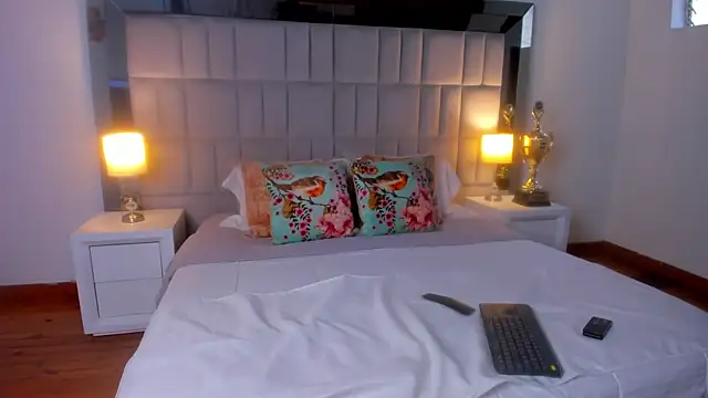 Tiffanyy Lam online show from 03/02/26, 10:05