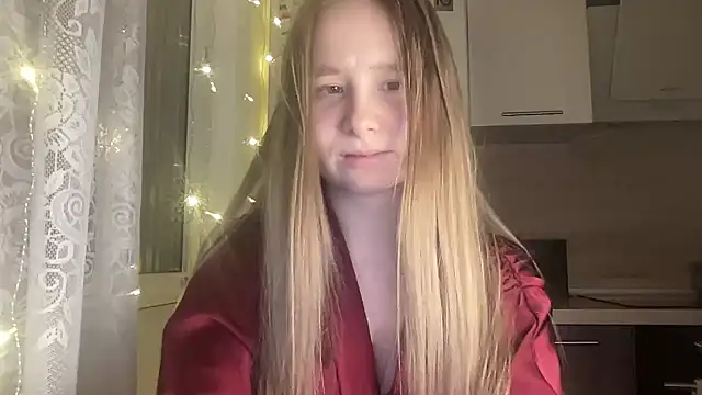 cutefoxieee online show from 04/22/26, 08:43