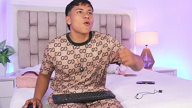 jordan thompson online show from 04/08/26, 01:16