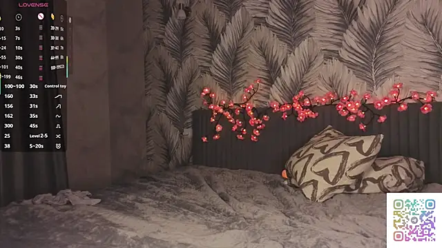 HinaVibe online show from 04/18/26, 07:07