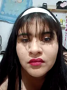 Orianamzn21 online show from 05/10/26, 05:23