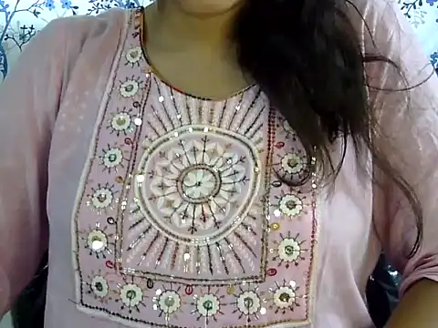 Neha Sharma2 online show from 06/01/26, 12:07