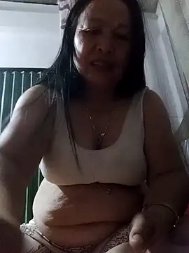 Snapshot of heesuu11 chatting on 03/01/26, 10:12 heesuu11 online show from 03/01/26, 10:12