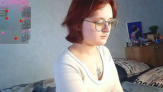 Snapshot of LouiseDew chatting on 03/03/26, 02:28 LouiseDew online show from 03/03/26, 02:28