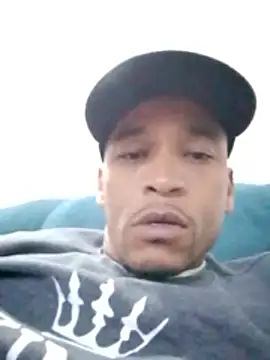 Snapshot of Rodr_go14 chatting on 04/15/26, 10:33 Rodr go14 online show from 04/15/26, 10:33