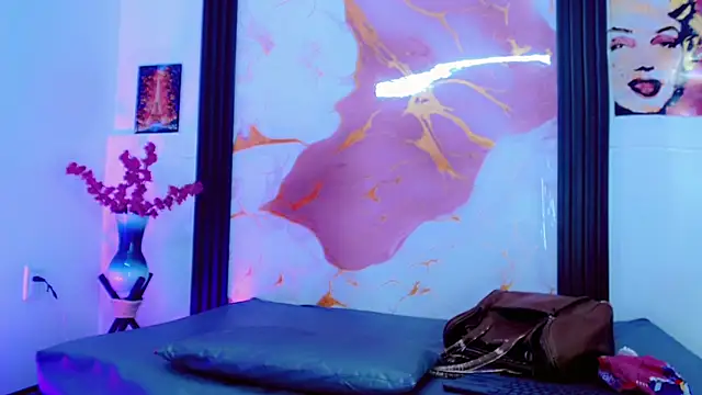 Valeria Linares online show from 04/10/26, 03:34