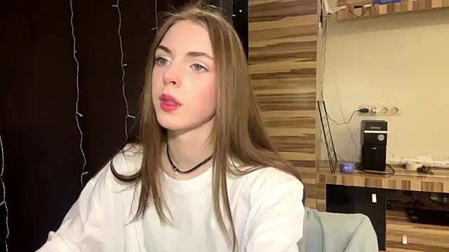 Snapshot of PollyDream chatting on 02/25/26, 04:16 PollyDream online show from 02/25/26, 04:16