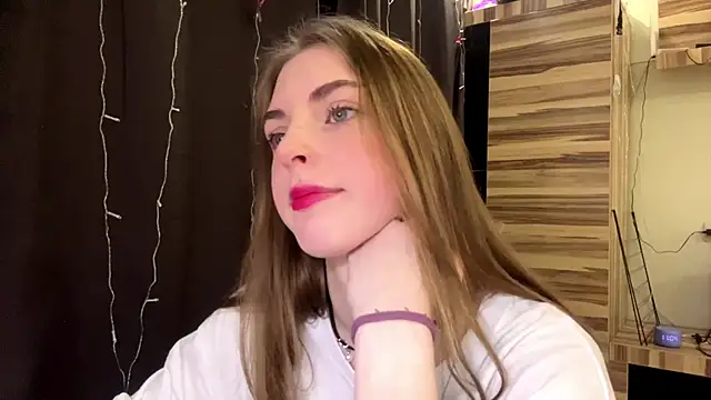 Snapshot of PollyDream chatting on 02/28/26, 08:04 PollyDream online show from 02/28/26, 08:04