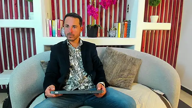 Adams Sanz online show from 05/06/26, 07:52