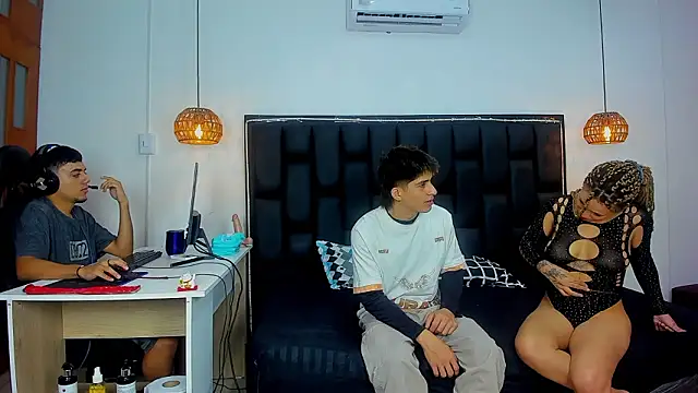 nobodyknows01 online show from 02/27/26, 12:38