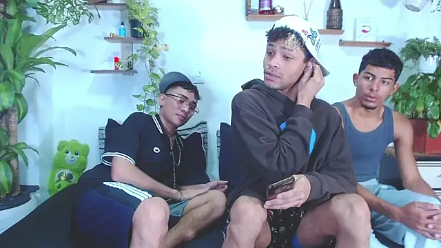 Snapshot of Lunar_Boys chatting on 02/26/26, 12:15 Lunar Boys online show from 02/26/26, 12:15