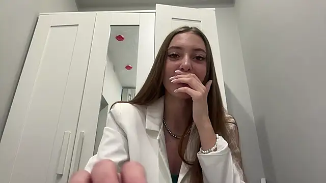 selena favn online show from 03/20/26, 03:44