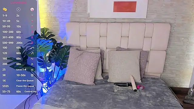 Snapshot of cloe_spencer_ chatting on 02/25/26, 07:34 cloe spencer online show from 02/25/26, 07:34