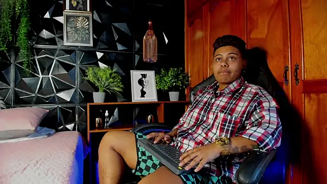 Noha  scott online show from 04/03/26, 02:37