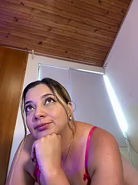 Snapshot of FoxxySweet chatting on 03/17/26, 03:37 FoxxySweet online show from 03/17/26, 03:37