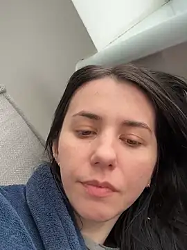 Oliviya smiley  online show from 03/02/26, 01:40