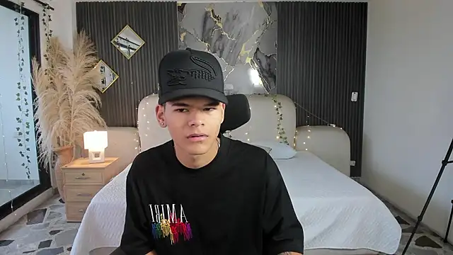 DylanRoyce  online show from 03/07/26, 11:51