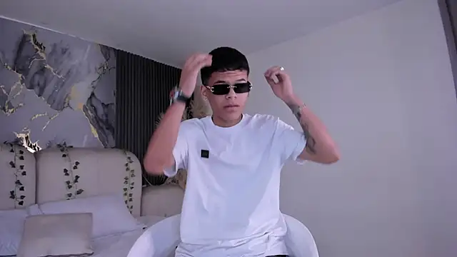 DylanRoyce  online show from 03/13/26, 12:23