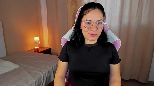 Snapshot of Dollhell chatting on 03/05/26, 11:06 Dollhell online show from 03/05/26, 11:06