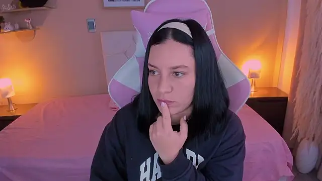 Snapshot of Dollhell chatting on 03/21/26, 11:37 Dollhell online show from 03/21/26, 11:37