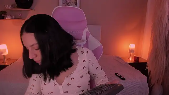 Snapshot of Dollhell chatting on 03/26/26, 11:27 Dollhell online show from 03/26/26, 11:27