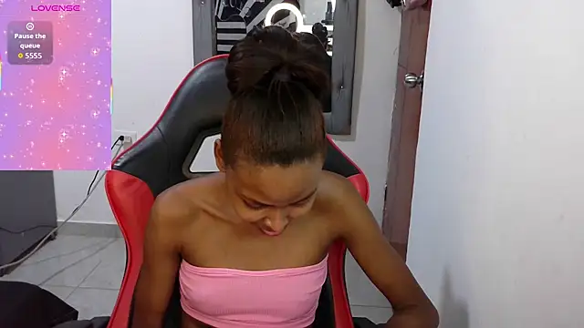 Dulce camx online show from 07/06/26, 04:09