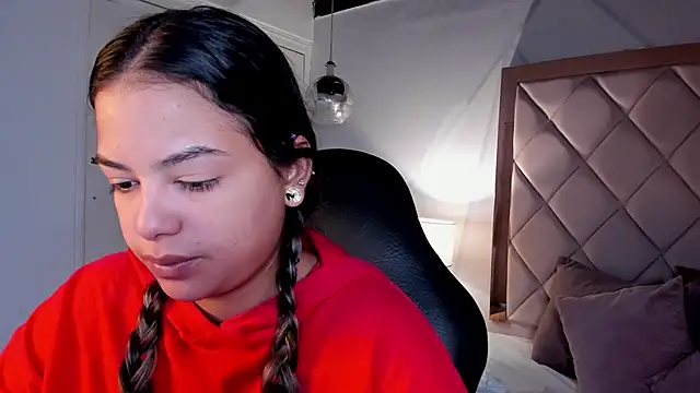dulce lyraa1 online show from 06/04/26, 04:29