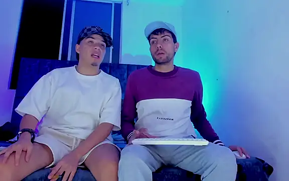 alex and christhoper online show from 03/24/26, 04:17