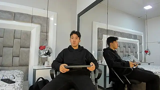 Snapshot of Austin_Reedss chatting on 02/25/26, 12:37 Austin Reedss online show from 02/25/26, 12:37