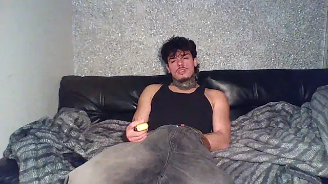 Snapshot of SNAKEARM chatting on 02/27/26, 10:48 SNAKEARM online show from 02/27/26, 10:48