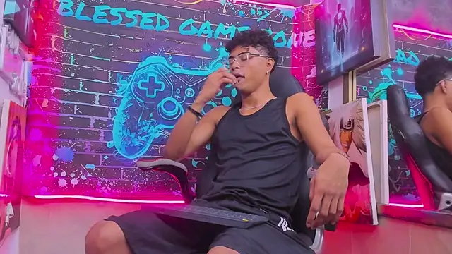 Snapshot of alex_blasze chatting on 03/01/26, 03:30 alex blasze online show from 03/01/26, 03:30