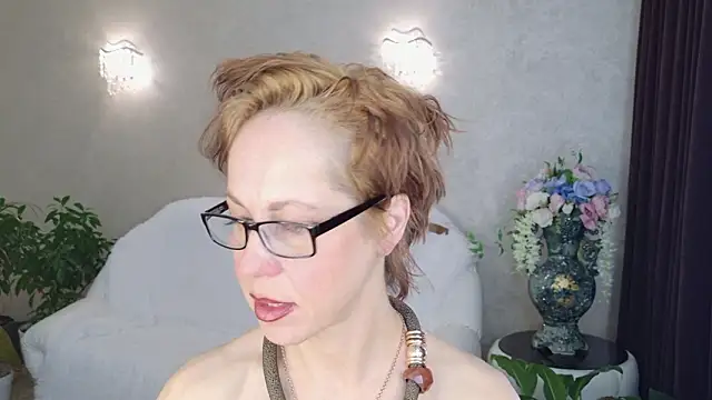 LioraWeiss online show from 03/08/26, 06:50