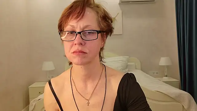 LioraWeiss online show from 03/26/26, 09:37