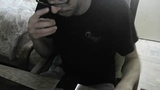 Snapshot of FiSTALiTY chatting on 05/18/26, 02:12 FiSTALiTY online show from 05/18/26, 02:12