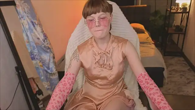 Snapshot of _DreamLuna1_ chatting on 02/27/26, 01:00 DreamLuna1 online show from 02/27/26, 01:00