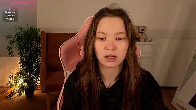 Snapshot of Maya_soft chatting on 04/03/26, 06:11 Maya soft online show from 04/03/26, 06:11