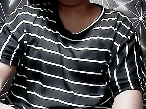 Flowerbebe online show from 05/18/26, 06:14