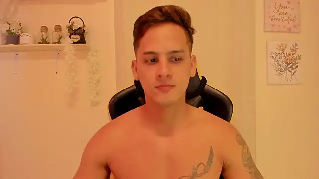 sexy andres01 online show from 04/29/26, 04:33