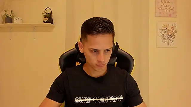 sexy andres01 online show from 05/24/26, 06:57