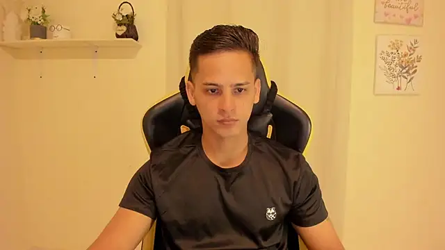 sexy andres01 online show from 06/18/26, 01:59