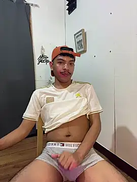 Snapshot of asian_darlingcummersxXx chatting on 07/09/26, 05:28 asian darlingcummersxXx online show from 07/09/26, 05:28