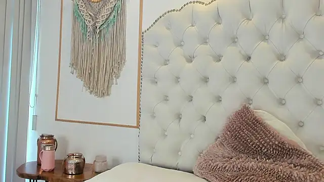 Sara funy online show from 03/18/26, 12:30