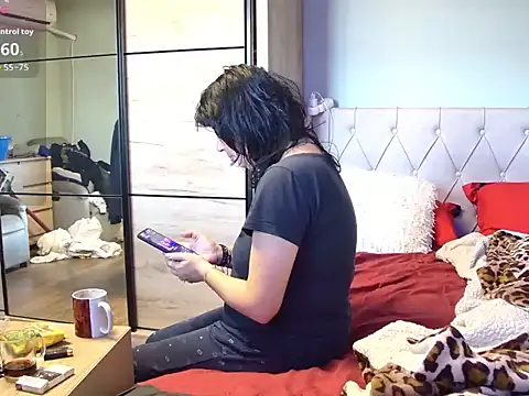 tess1980 online show from 02/25/26, 06:01